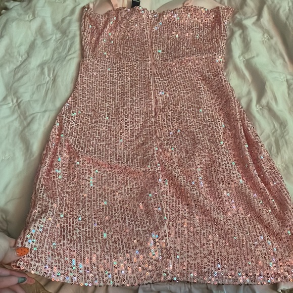 WINDSOR SEQUIN DRESS - Picture 4 of 6